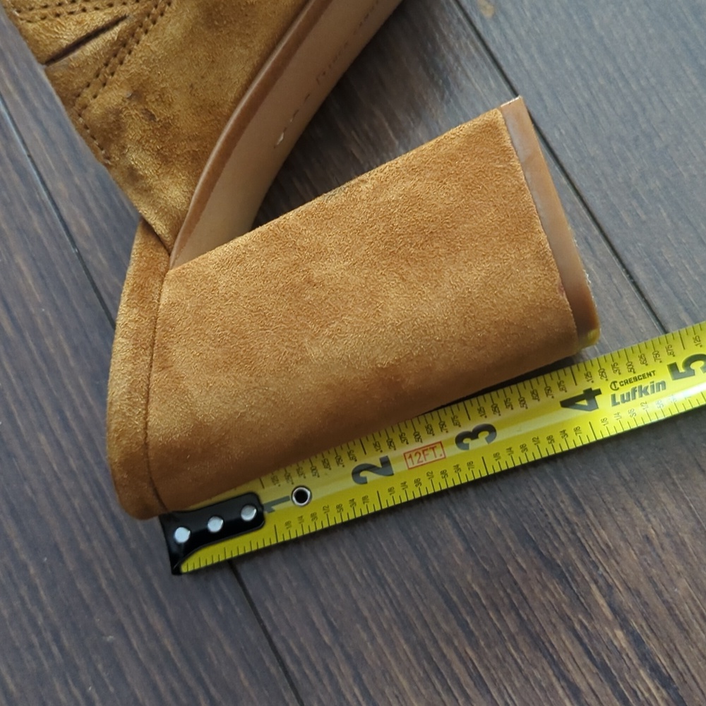 Vince Camuto Mustard Sandal - Picture 10 of 10